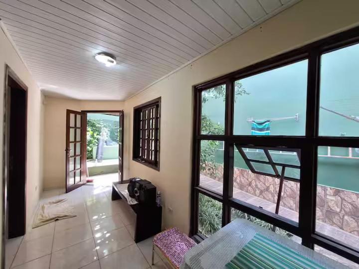 Отель Casa Aconchegante Em Куритиба Экстерьер фото