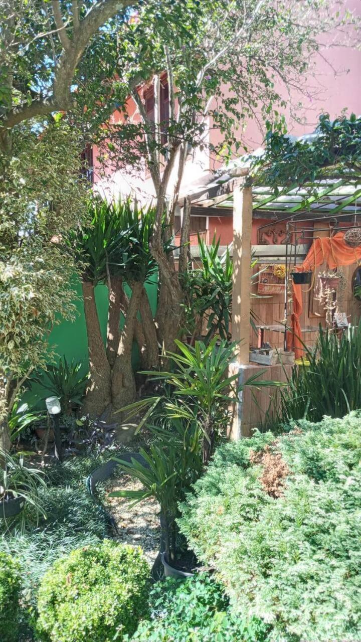 Отель Casa Aconchegante Em Куритиба Экстерьер фото